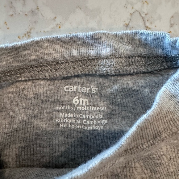 6M Carter’s - Gray Long Sleeve Baby Onesie - Picture 6 of 8
